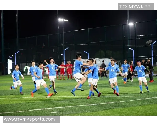 掌握足球30招过人技巧轻松突破防线提升球技水平的全面指南